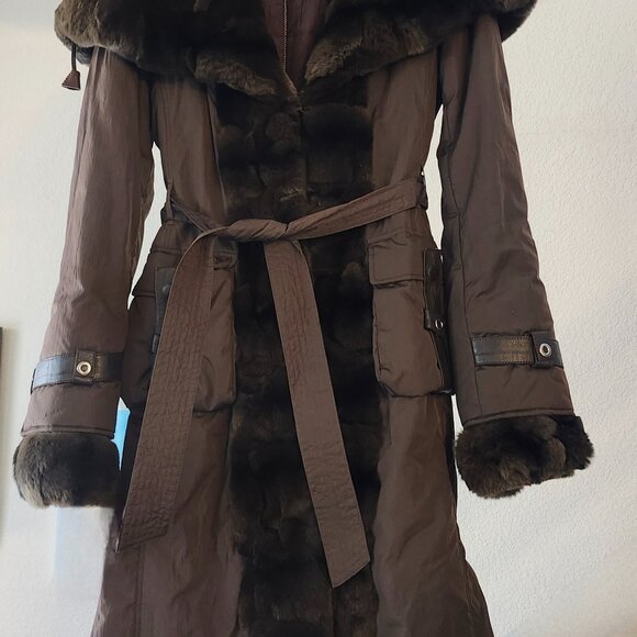 Rabbit fur trimmed long coat - Picture 2 of 3